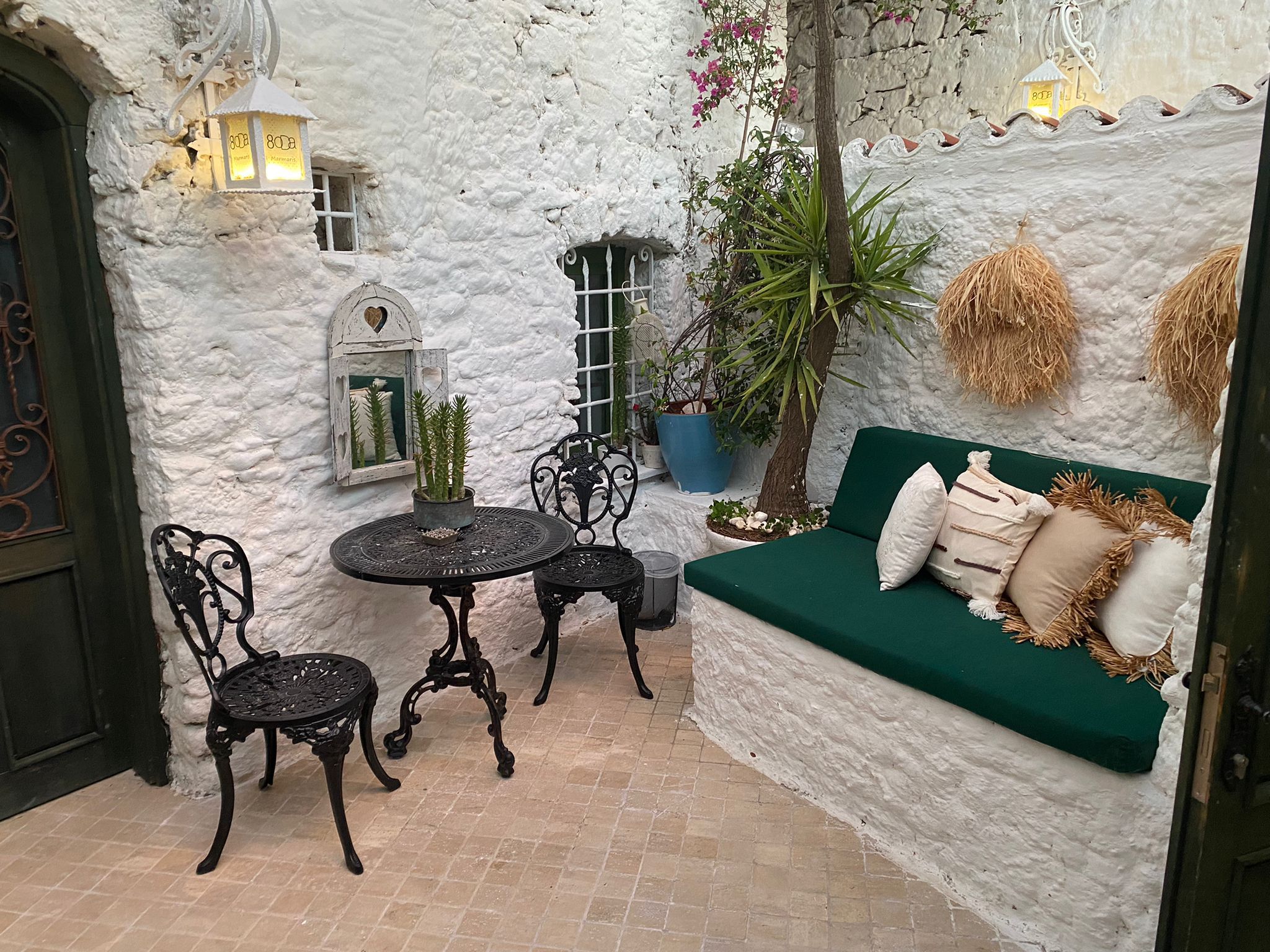 White Antique House — Marmaris kale içi restore taş ev, fotoğraf 3
